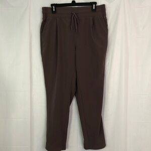APANA WOMANS WINDBREAKER CHOCOLATE ANKLE PANTS SIZE L